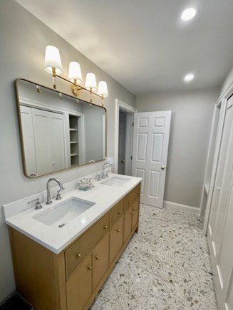 Edgartown Martha's Vineyard vacation rental - New 2025 completely renovated 1st floor bath