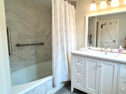 Edgartown Martha's Vineyard vacation rental - Bathroom with Bathtub
