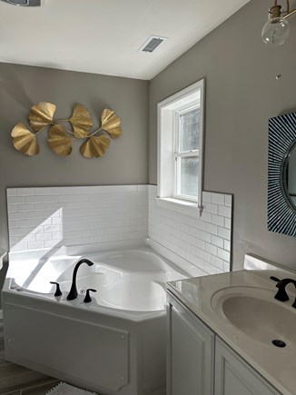 Edgartown Martha's Vineyard vacation rental - Jetted tub and shower in master bedroom