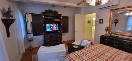 Oak Bluffs Martha's Vineyard vacation rental - Primary Bedroom TV and Sitting Area