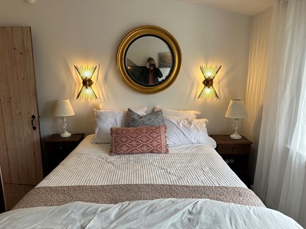 Edgartown, Katama Modern Rustic Gem Martha's Vineyard vacation rental - “Osprey Nest” Apartment queen bed - you are up in the trees!