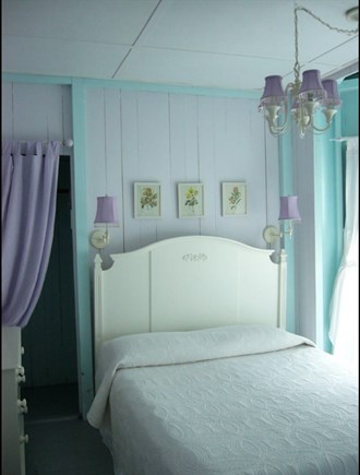 Oak Bluffs Martha's Vineyard vacation rental - First Floor Queen Bedroom w/ en suite