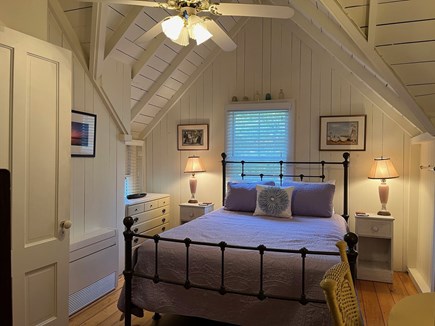 Oak Bluffs Martha's Vineyard vacation rental - 2nd floor Queen