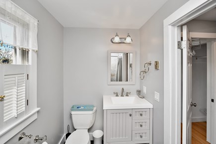 Oak Bluffs, Town Martha's Vineyard vacation rental - Upstairs shared bathroom