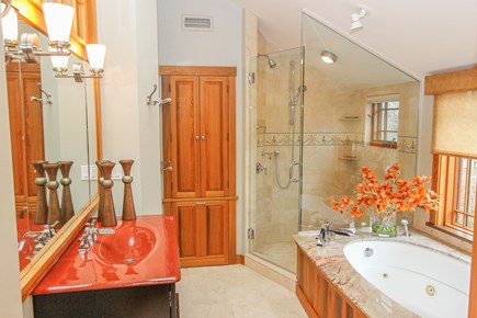 Oak Bluffs Martha's Vineyard vacation rental - BR2 en suite, Shower and Bath Tub