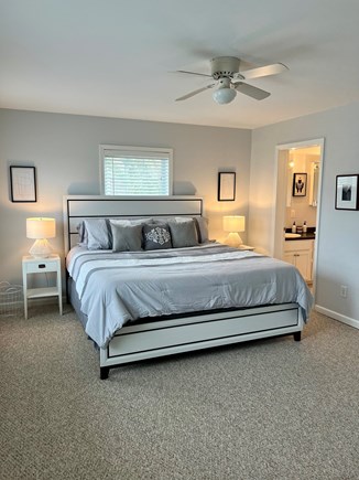 Oak Bluffs Martha's Vineyard vacation rental - Master bedroom King w/ ensuite bath
