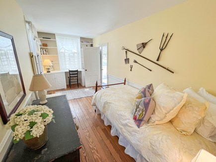 Downtown Edgartown Martha's Vineyard vacation rental - Office Space with Twin Bed