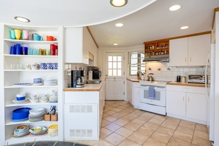Chilmark, Menemsha Martha's Vineyard vacation rental - Fully equipped kitchen