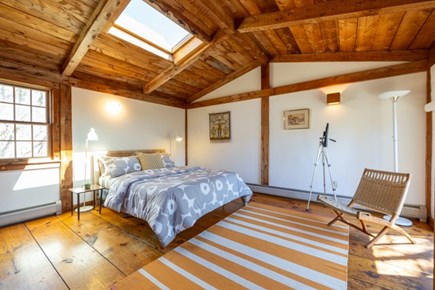 Chilmark, Menemsha Martha's Vineyard vacation rental - Queen bed in the upstairs bedroom