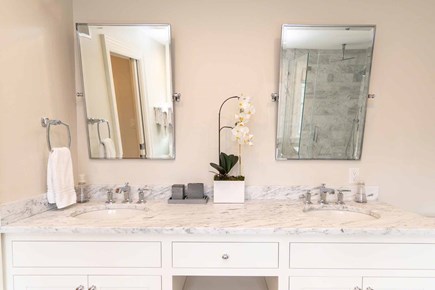 Oak Bluffs Martha's Vineyard vacation rental - Primary Bathroom Double Vanity