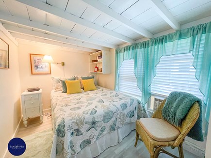 Oak Bluffs, East Chop Highlands Martha's Vineyard vacation rental - First Floor Queen Bedroom