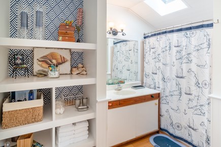 Harthaven/Oak Bluffs Martha's Vineyard vacation rental - Primary en suite bath.