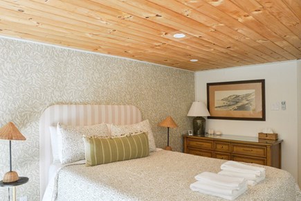 Oak Bluffs Martha's Vineyard vacation rental - Downstairs bedroom (queen-sized bed)