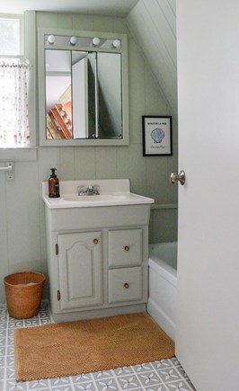 Oak Bluffs Martha's Vineyard vacation rental - Downstairs bathroom with tub (no shower but outdoor outside)
