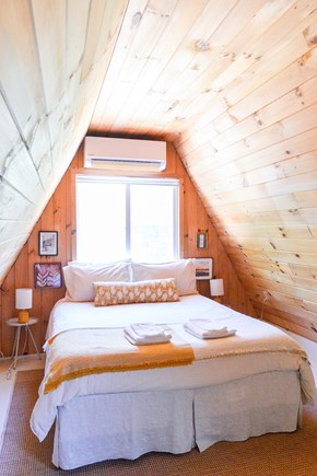 Oak Bluffs Martha's Vineyard vacation rental - Upstairs bedroom (queen sized bed)