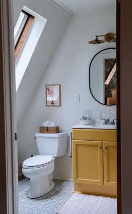Oak Bluffs Martha's Vineyard vacation rental - Upstairs full bathroom with shower