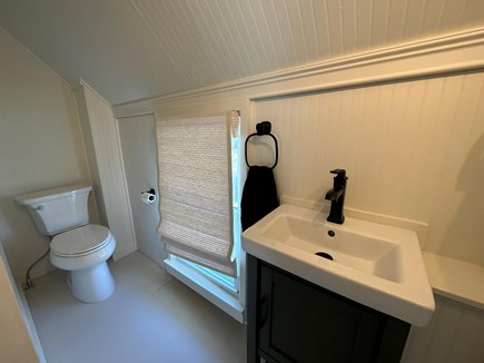 Oak Bluffs Martha's Vineyard vacation rental - 2nd floor bathroom