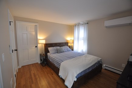 Oak Bluffs Martha's Vineyard vacation rental - Upstairs Queen bedroom w/ ensuite