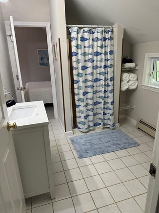 Oak Bluffs, East Chop Martha's Vineyard vacation rental - 2nd floor Jack & and Jill bathroom