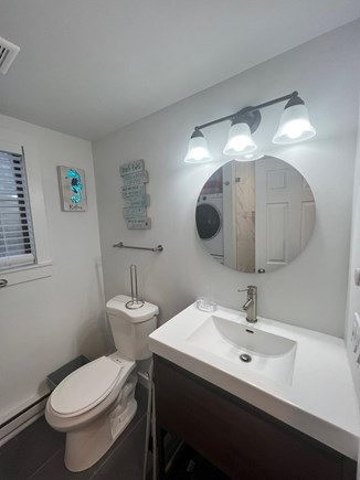 Oak Bluffs Martha's Vineyard vacation rental - 1st Floor Bath