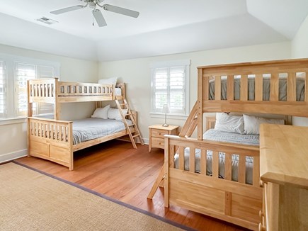 West Tisbury, Deep Bottom Pond Martha's Vineyard vacation rental - Bunk room