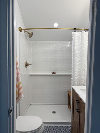 Martha’s Vineyard, West Tisbury Martha's Vineyard vacation rental - Newly renovated bathroom