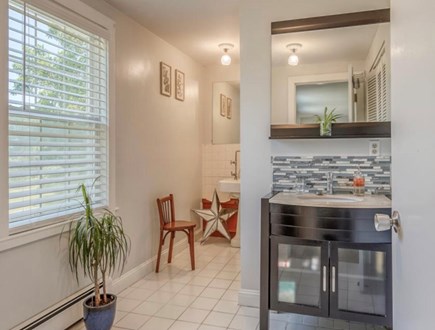 West Tisbury Martha's Vineyard vacation rental - King suite 2: Full Bath (second floor)