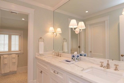 Edgartown Martha's Vineyard vacation rental - Private Bath #2