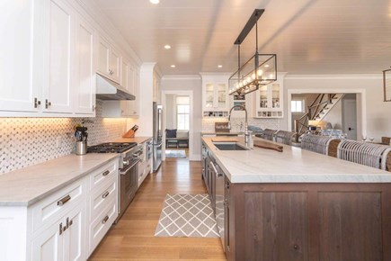 Edgartown, Katama Martha's Vineyard vacation rental - Large Center Prep Island With Breakfast Bar