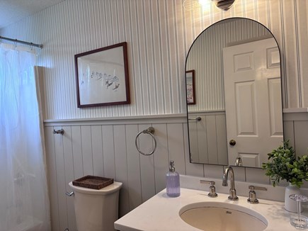 Katama-Edgartown, Katama Martha's Vineyard vacation rental - 2nd Floor Full Bath