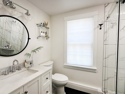 Oak Bluffs Martha's Vineyard vacation rental - Upstairs full bathroom