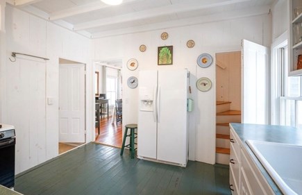 Oak Bluffs Martha's Vineyard vacation rental - Downstairs Kitchen