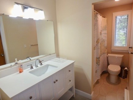 Edgartown Martha's Vineyard vacation rental - Second bath