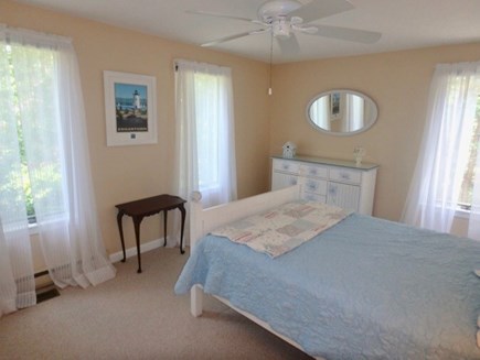 Edgartown Martha's Vineyard vacation rental - Comfortable bedroom