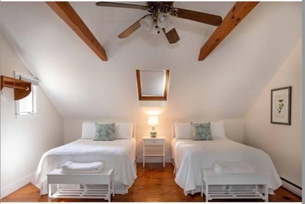 Oak Bluffs Martha's Vineyard vacation rental - Upstairs bedroom with 2 full beds