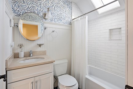 Edgartown, Island Grove Martha's Vineyard vacation rental - Second Floor Bathroom