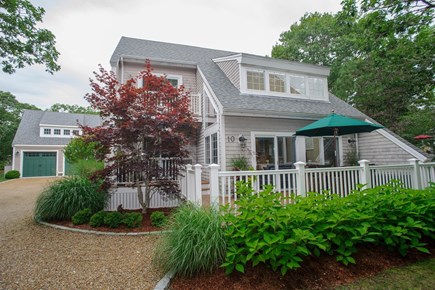 Edgartown, Island Grove Martha's Vineyard vacation rental - Front View of Home and Guest Apartment over the Garage.