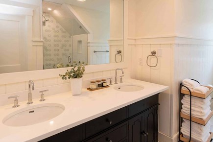 Katama-Edgartown Martha's Vineyard vacation rental - Double Vanity Bathroom