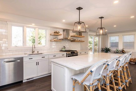 Edgartown Martha's Vineyard vacation rental - Kitchen Has Breakfast Bar, Quartz Counters