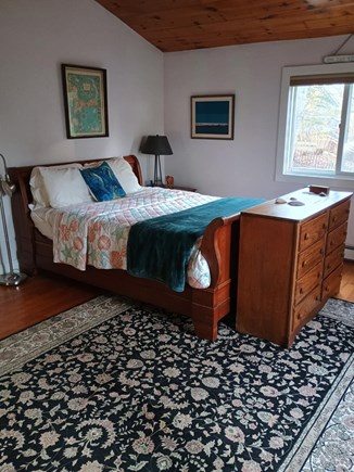 Edgartown Martha's Vineyard vacation rental - Queen sleigh bed.