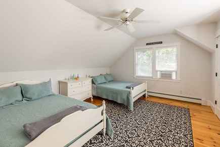 Oak Bluffs Martha's Vineyard vacation rental - Upstairs bedroom with (2) double beds