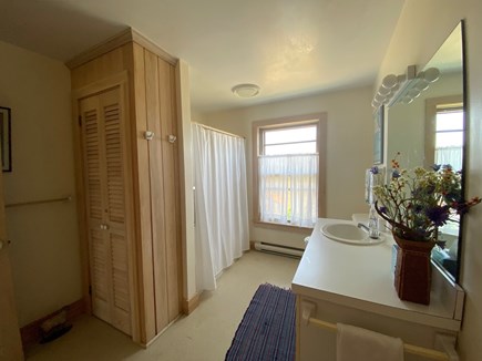 Edgartown Martha's Vineyard vacation rental - 1st Floor Bathroom