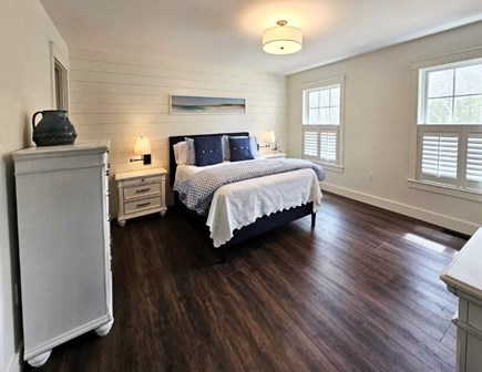 Oak Bluffs Martha's Vineyard vacation rental - Primary 1st floor en suite bedroom with Queen Bed