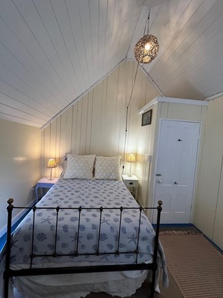 Oak Bluffs, Copeland/In Town Martha's Vineyard vacation rental - 2nd floor Double Bed w window, AC