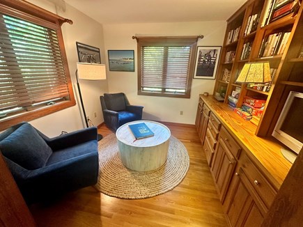 Oak Bluffs, Vineyard Hills Martha's Vineyard vacation rental - Cozy Den stocked with books, games and DVDs