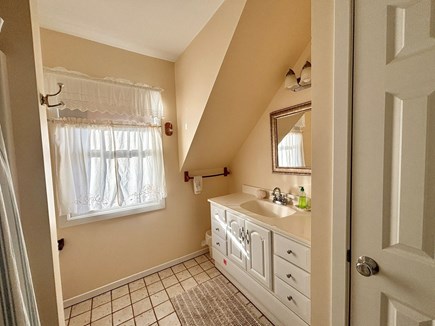 Oak Bluffs Martha's Vineyard vacation rental - Full bathroom on 2nd floor