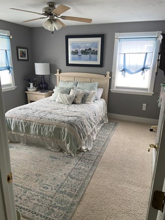 Vineyard Haven, Near Town Martha's Vineyard vacation rental - 2nd floor Queen (1)