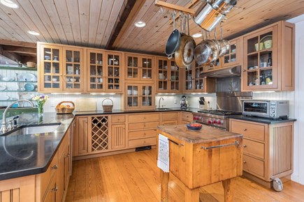 Oak Bluffs, Sengekontacket Martha's Vineyard vacation rental - Well stocked kitchen