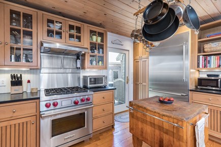 Oak Bluffs, Sengekontacket Martha's Vineyard vacation rental - Well stocked kitchen