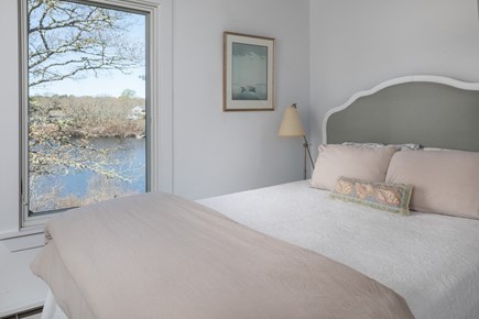 Oak Bluffs, Sengekontacket Martha's Vineyard vacation rental - Second floor bedroom - enjoy the view